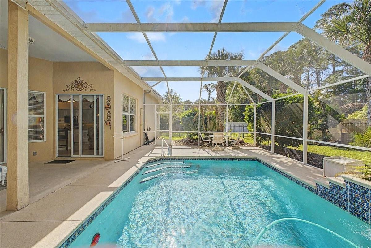 Image 8 of 50 For 11 Crescent Lake Way