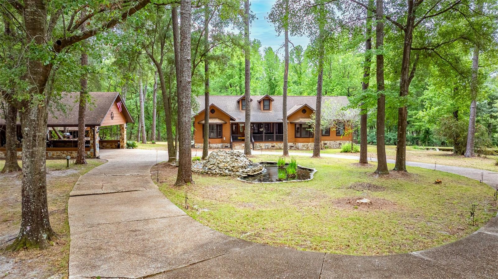 Listing photo id 10 for 6967 Sharron Road