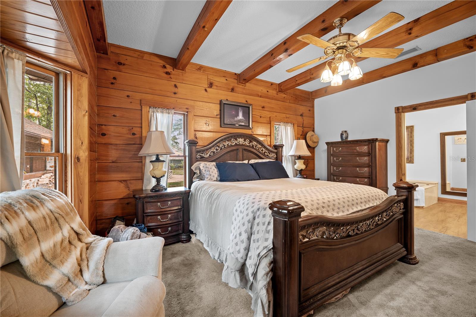 Listing photo id 16 for 6967 Sharron Road