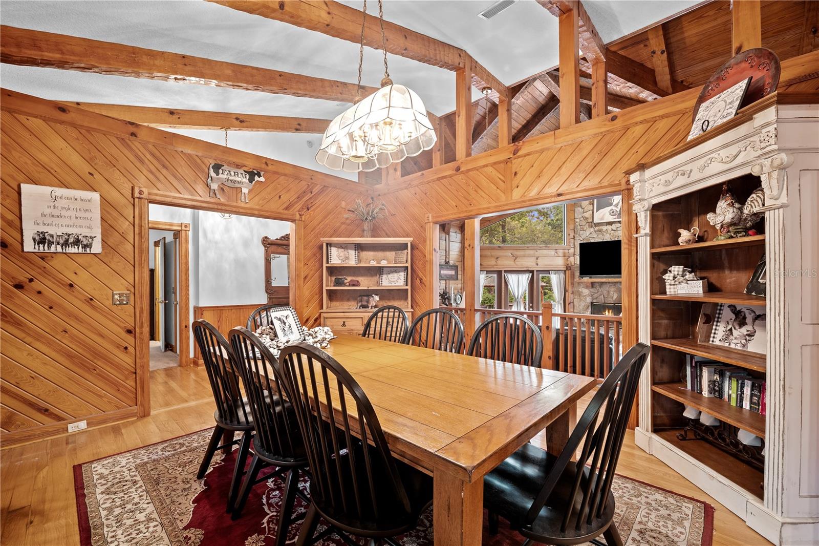 Listing photo id 22 for 6967 Sharron Road