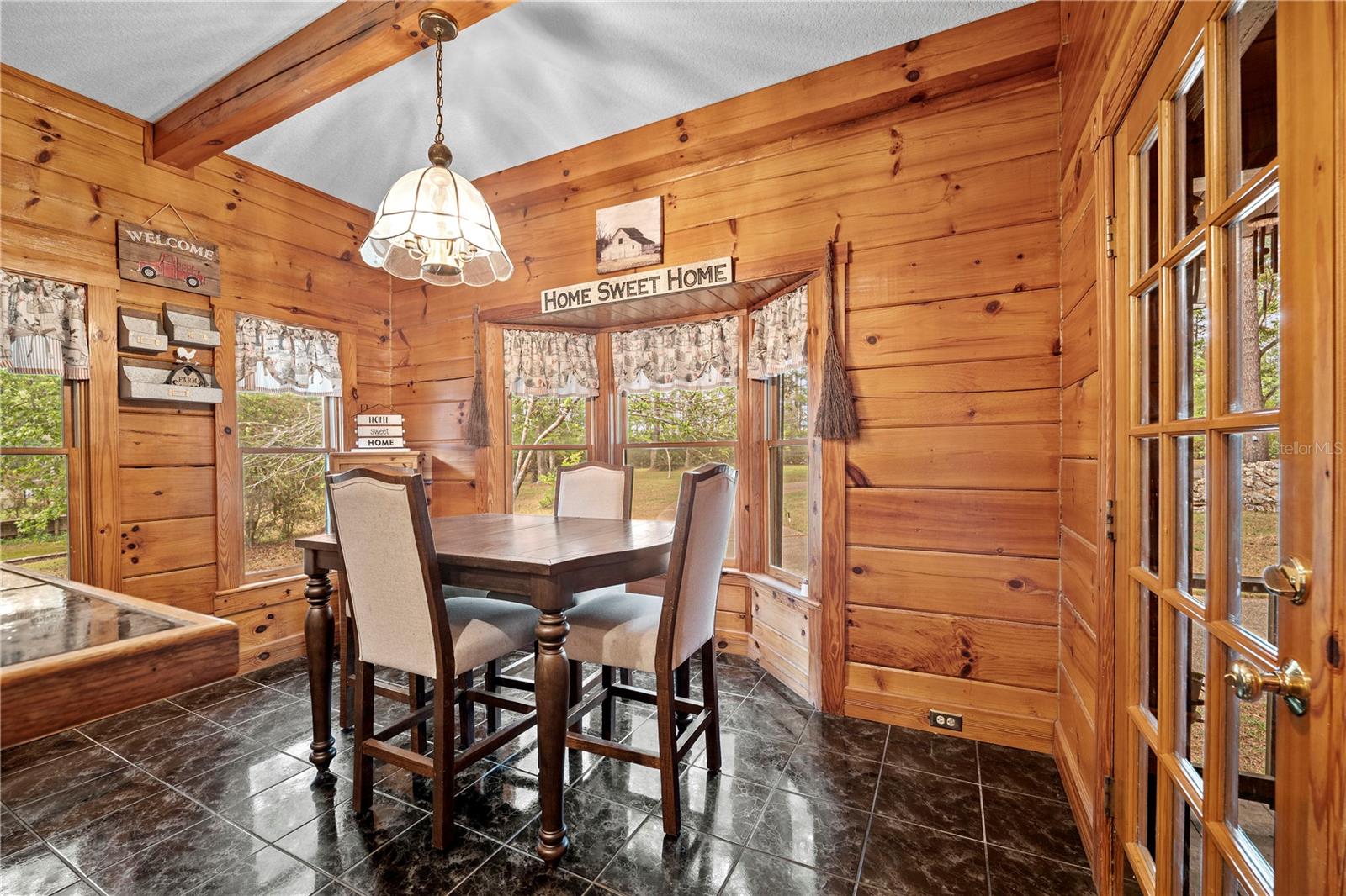 Listing photo id 27 for 6967 Sharron Road