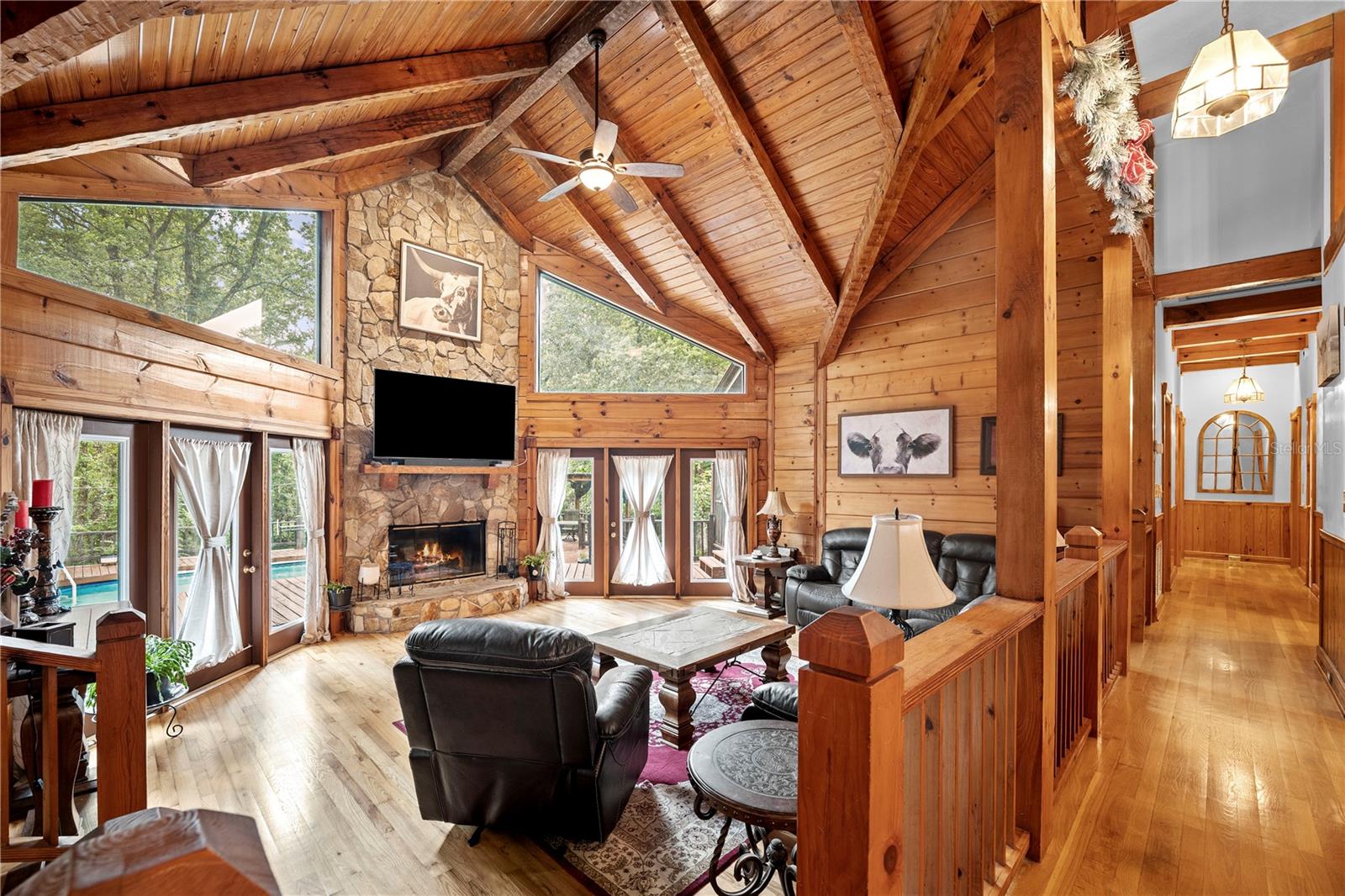 Listing photo id 31 for 6967 Sharron Road
