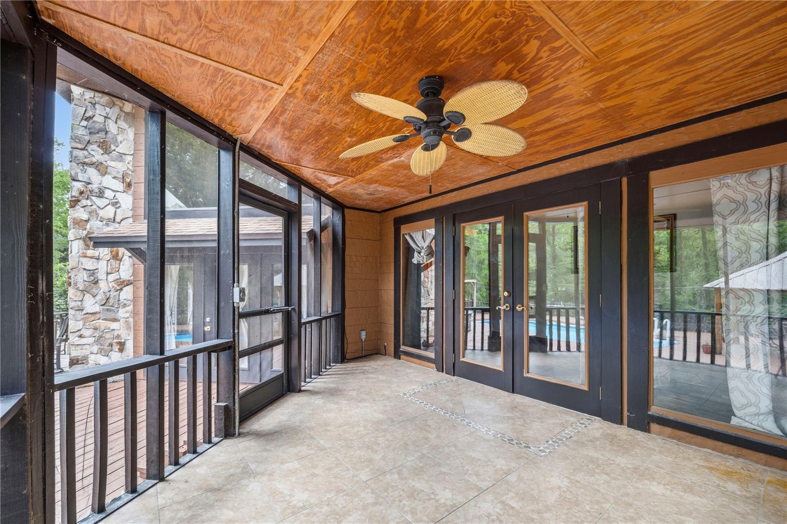 Listing photo id 42 for 6967 Sharron Road