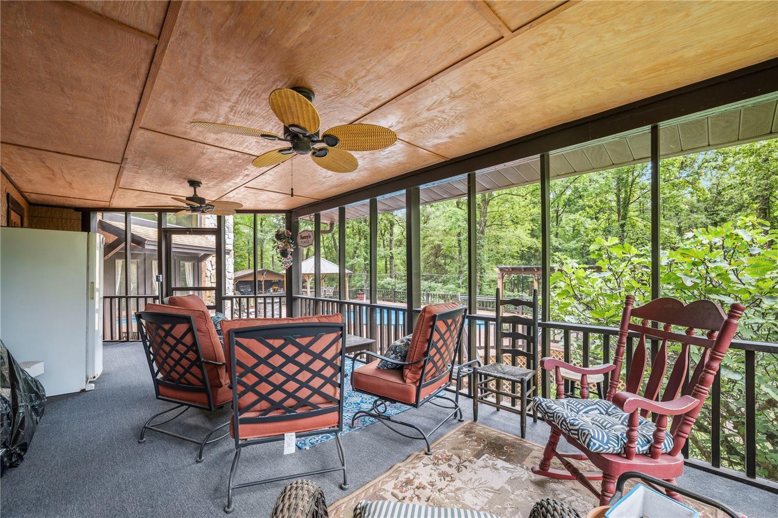 Listing photo id 43 for 6967 Sharron Road