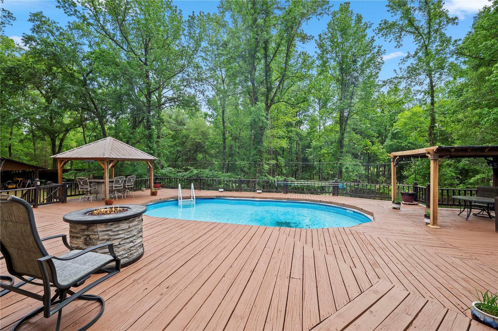 Listing photo id 44 for 6967 Sharron Road