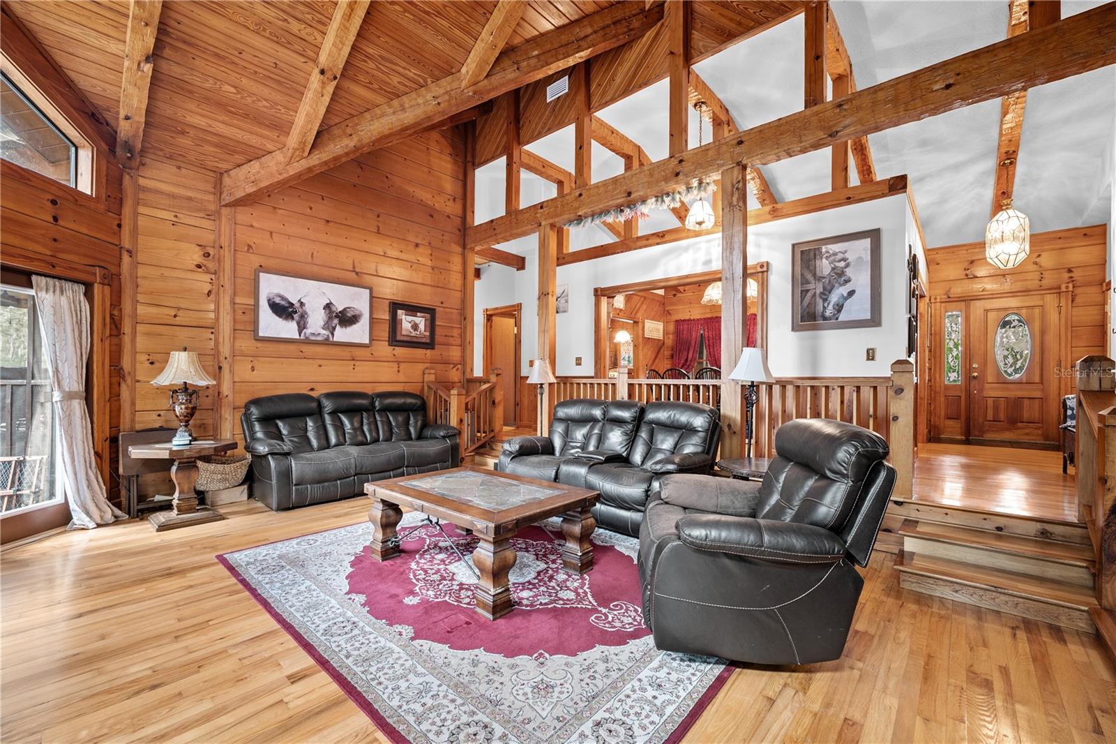 Listing photo id 3 for 6967 Sharron Road