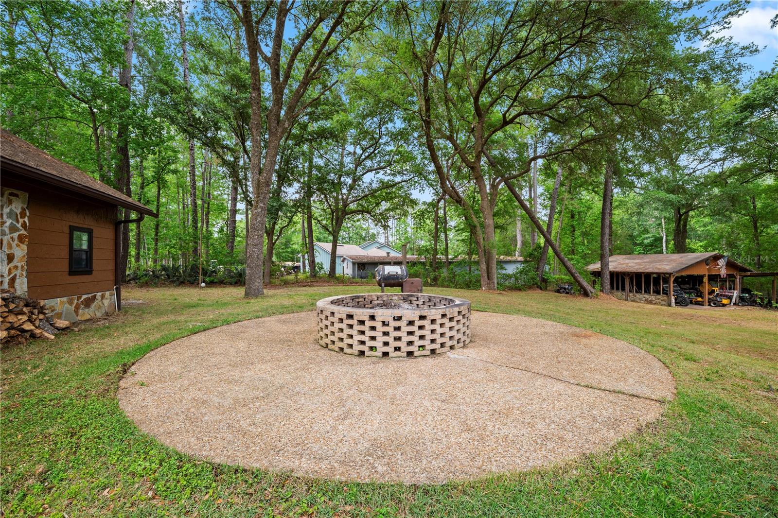 Listing photo id 51 for 6967 Sharron Road