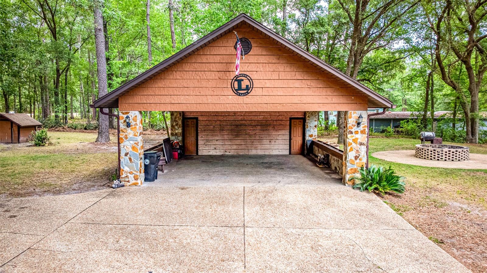 Listing photo id 54 for 6967 Sharron Road