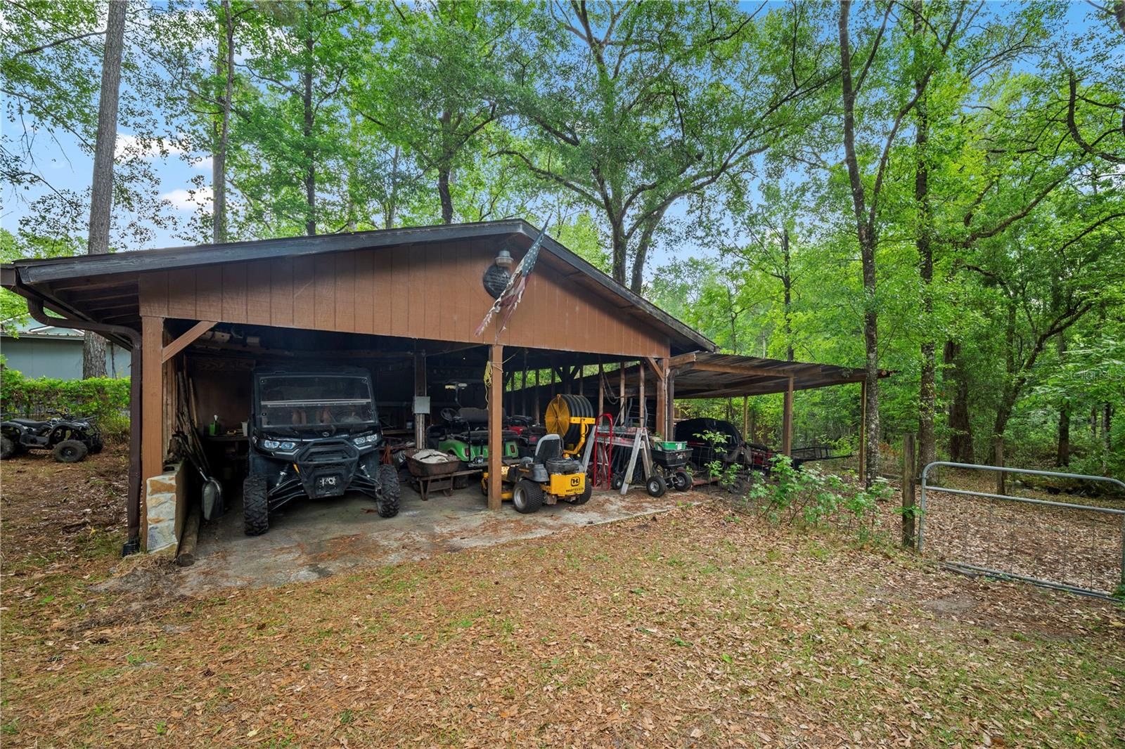 Listing photo id 55 for 6967 Sharron Road