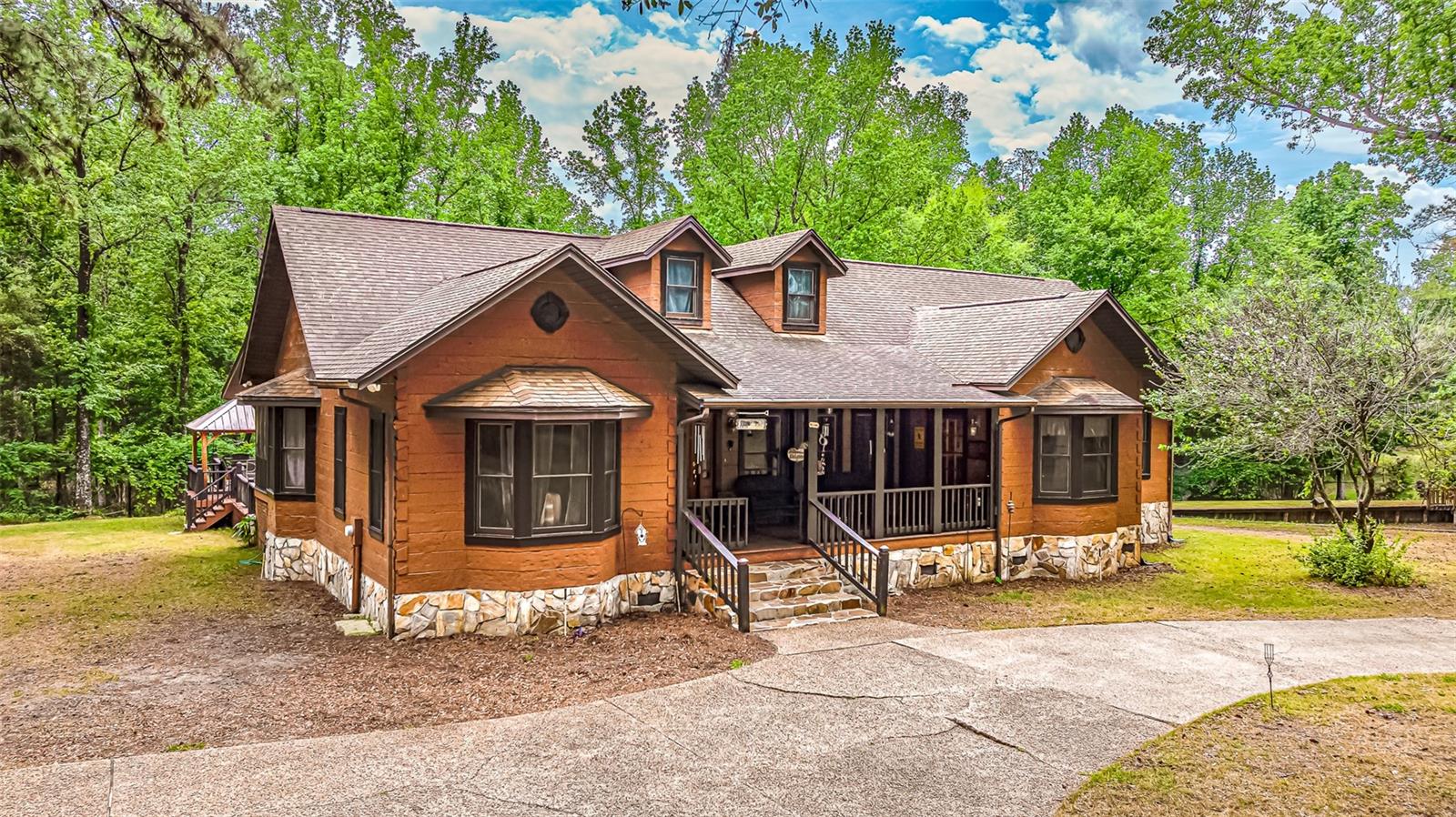 Listing photo id 61 for 6967 Sharron Road