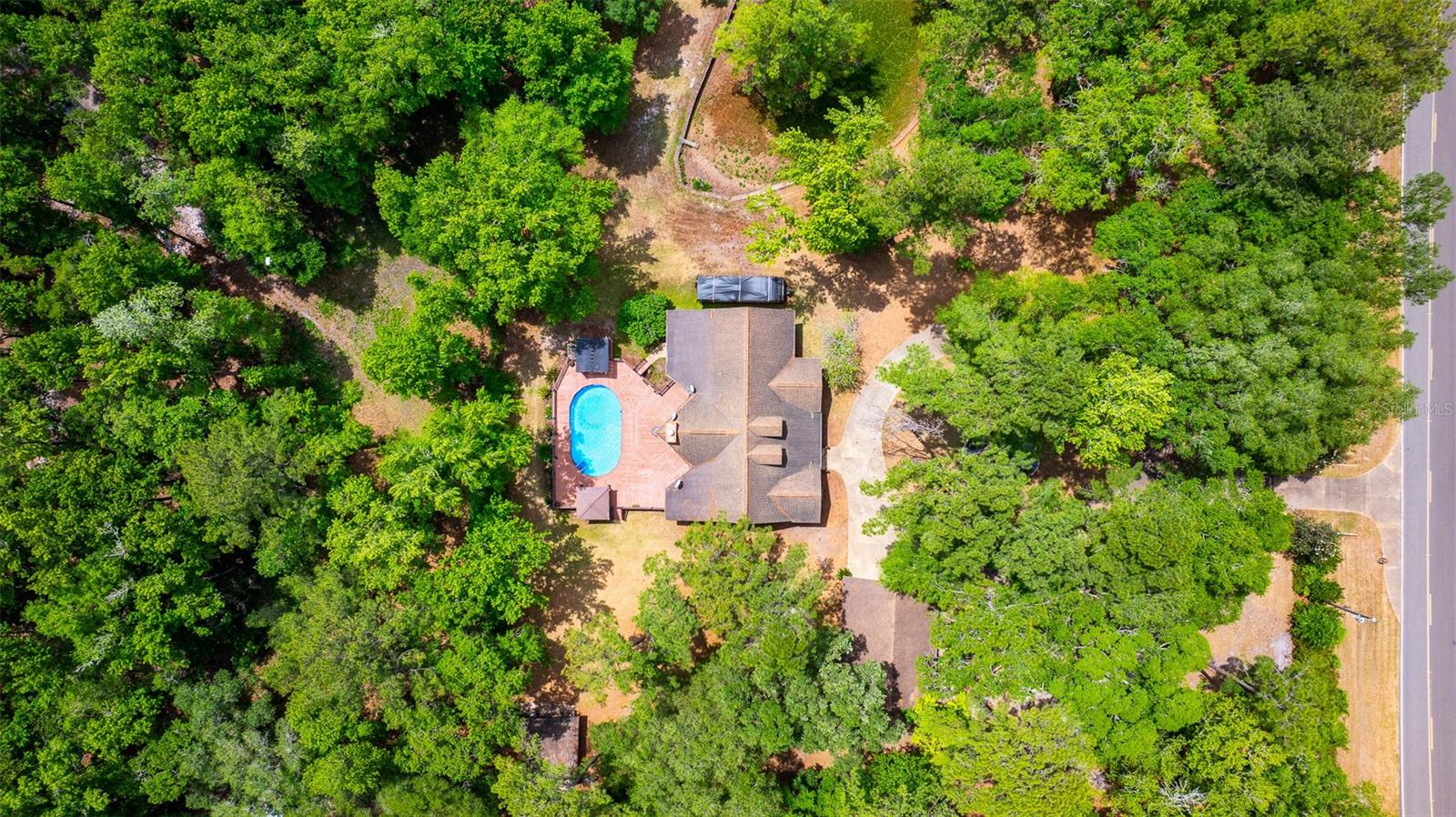 Listing photo id 6 for 6967 Sharron Road