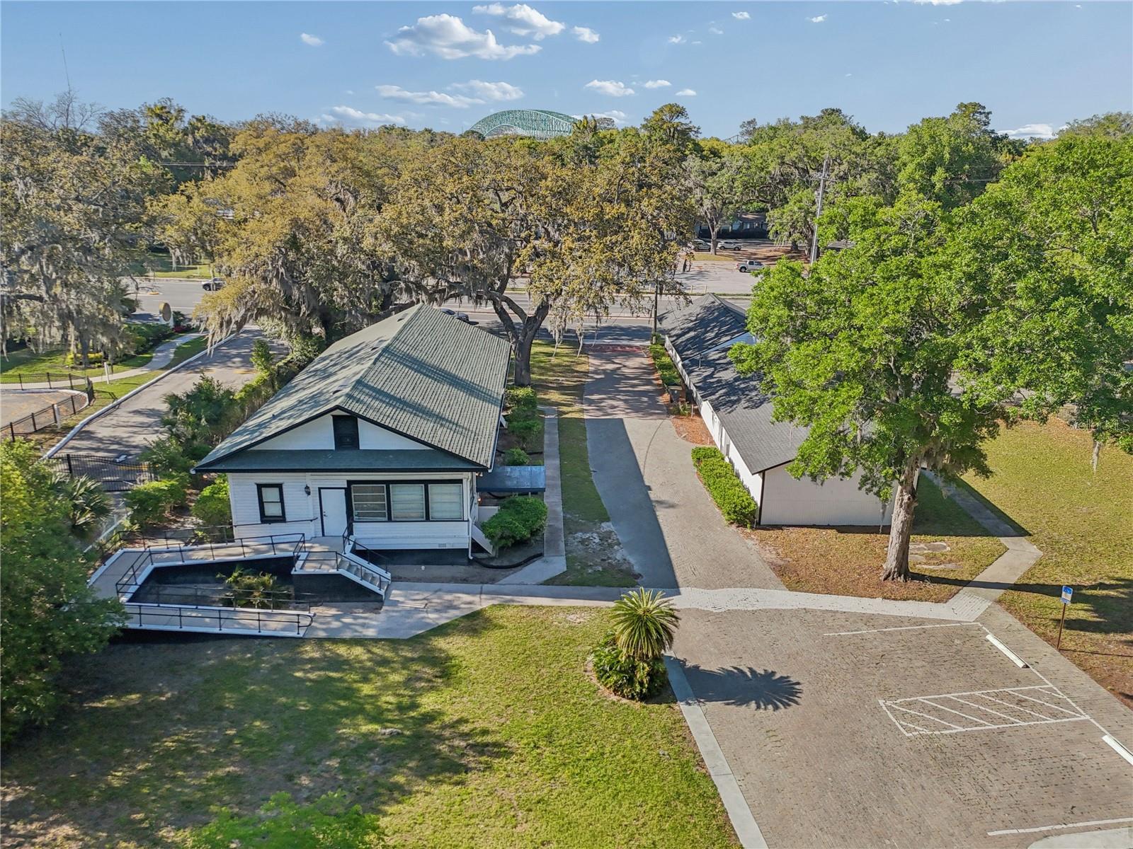 Image 11 of 47 For 4004 Atlantic Boulevard