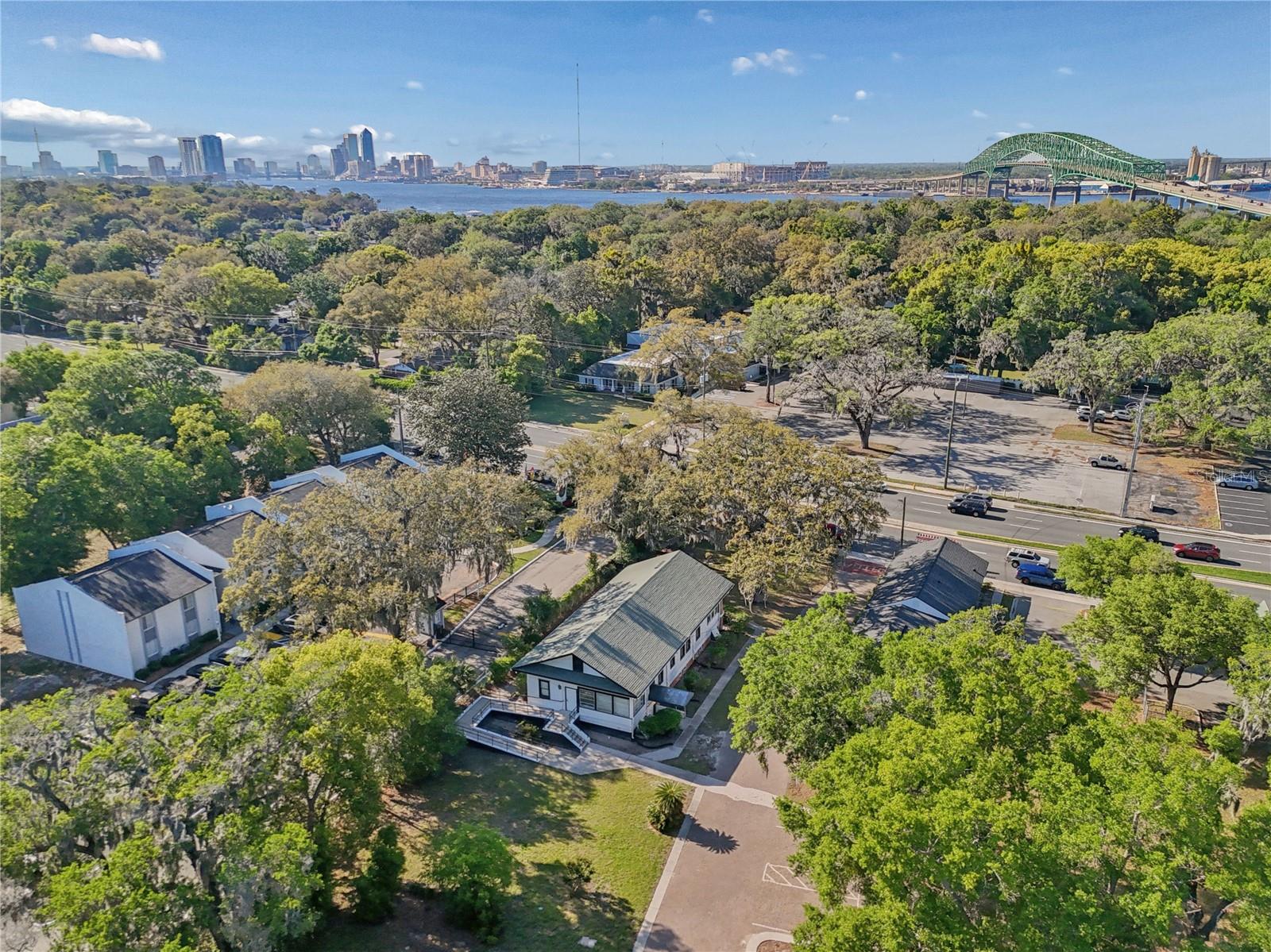 Image 12 of 47 For 4004 Atlantic Boulevard