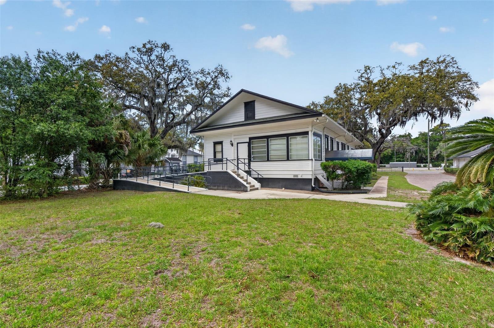 Image 14 of 47 For 4004 Atlantic Boulevard