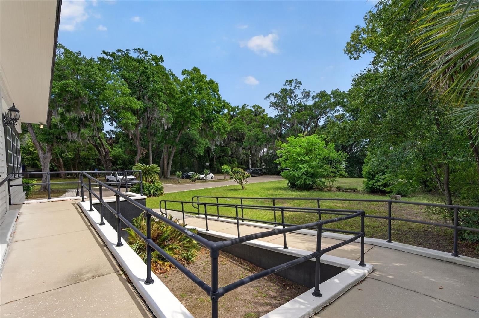 Image 18 of 47 For 4004 Atlantic Boulevard