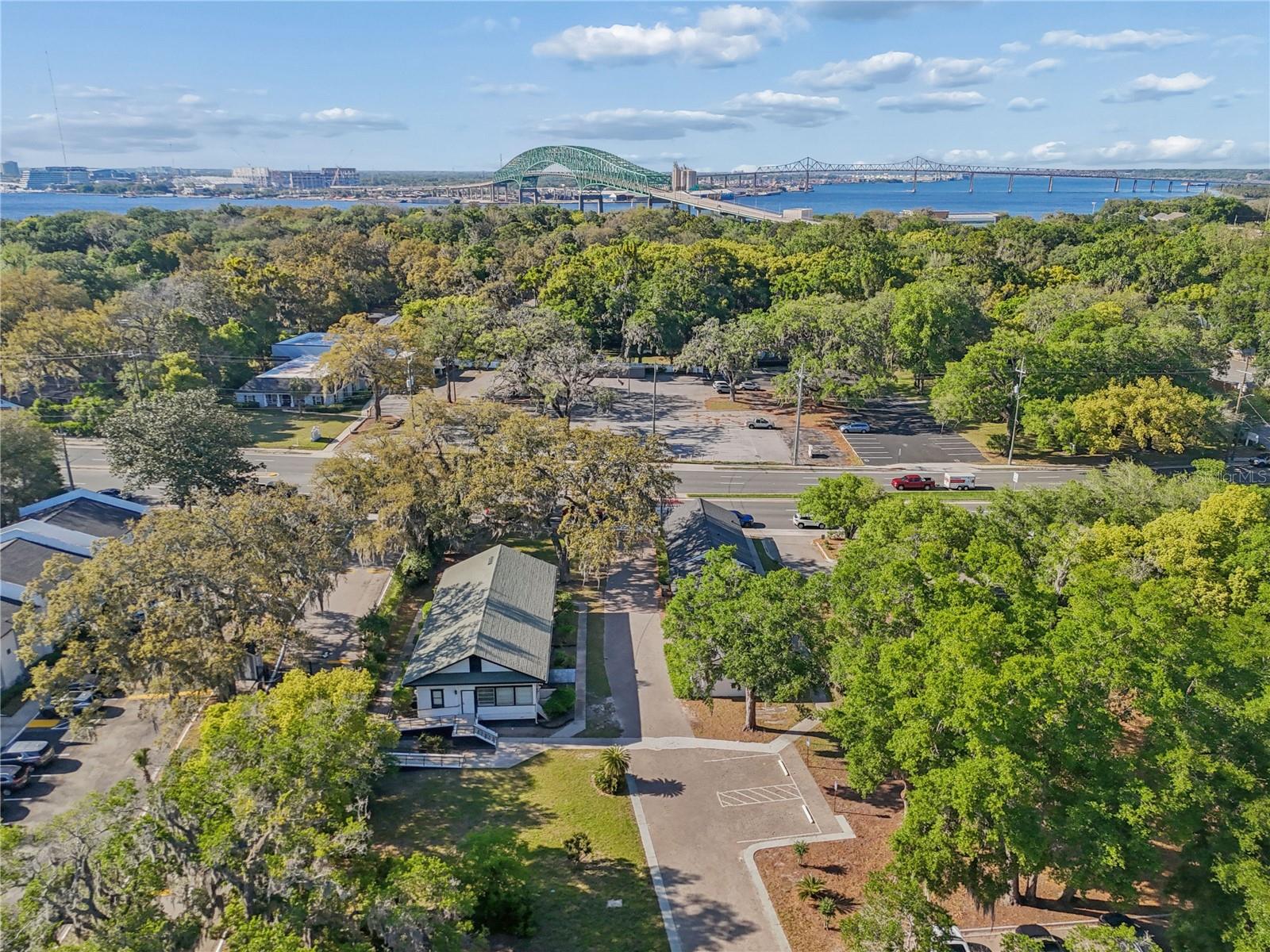 Image 21 of 47 For 4004 Atlantic Boulevard