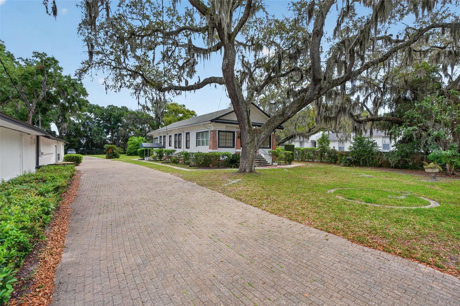 Image 3 of 47 For 4004 Atlantic Boulevard