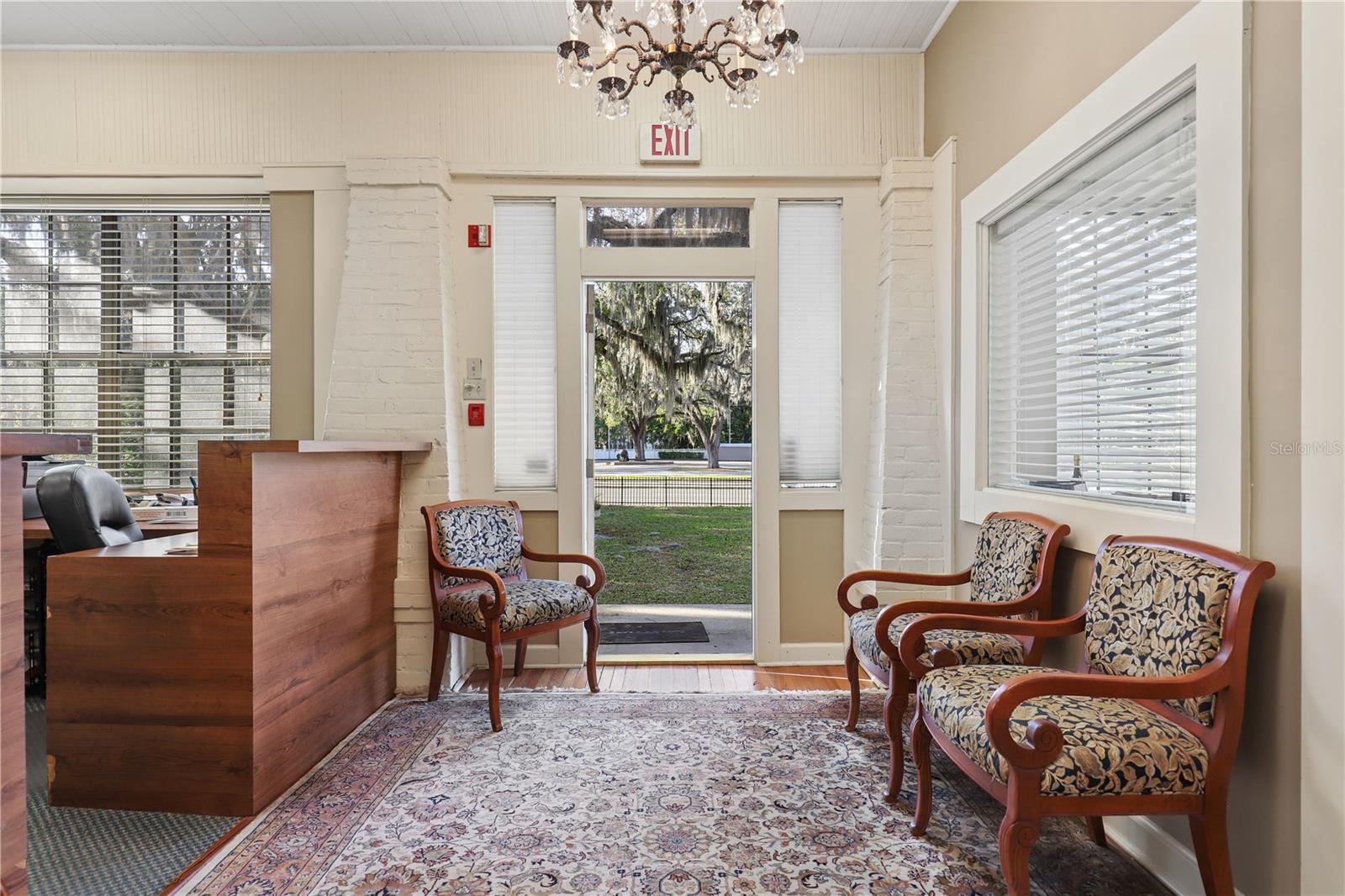 Image 34 of 47 For 4004 Atlantic Boulevard