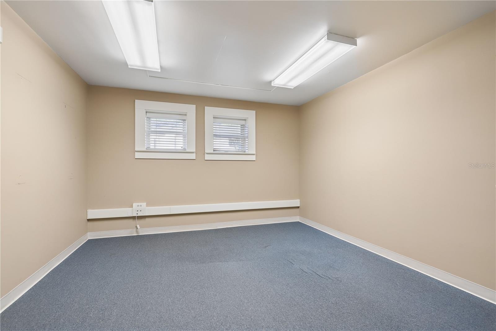 Image 40 of 47 For 4004 Atlantic Boulevard