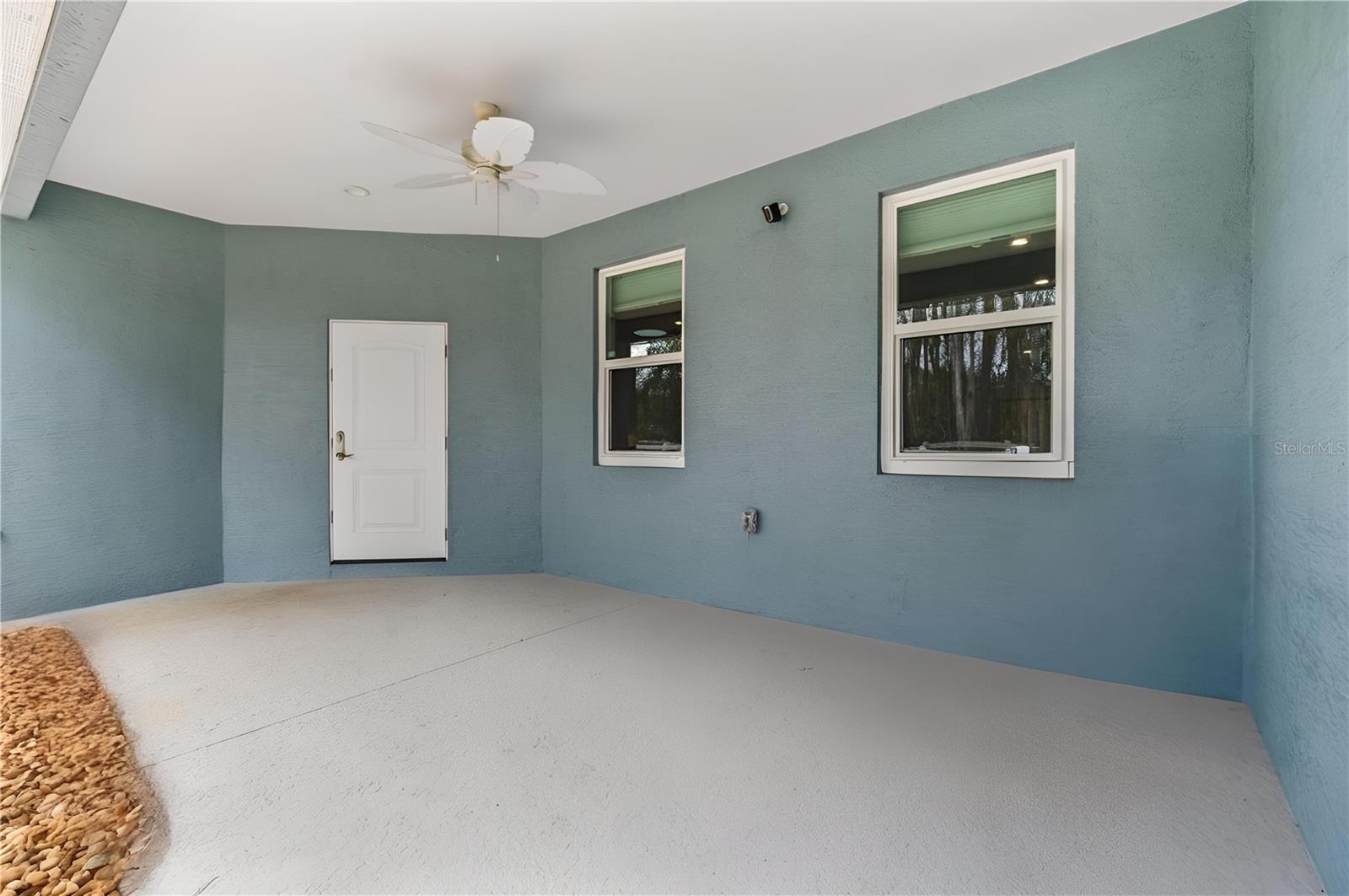 Image 24 of 26 For 4 Uturn Court