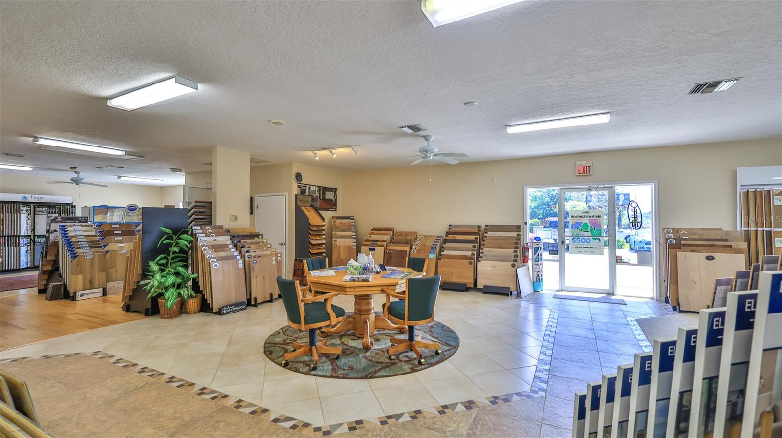 Image 13 of 41 For 4720 Moody Boulevard