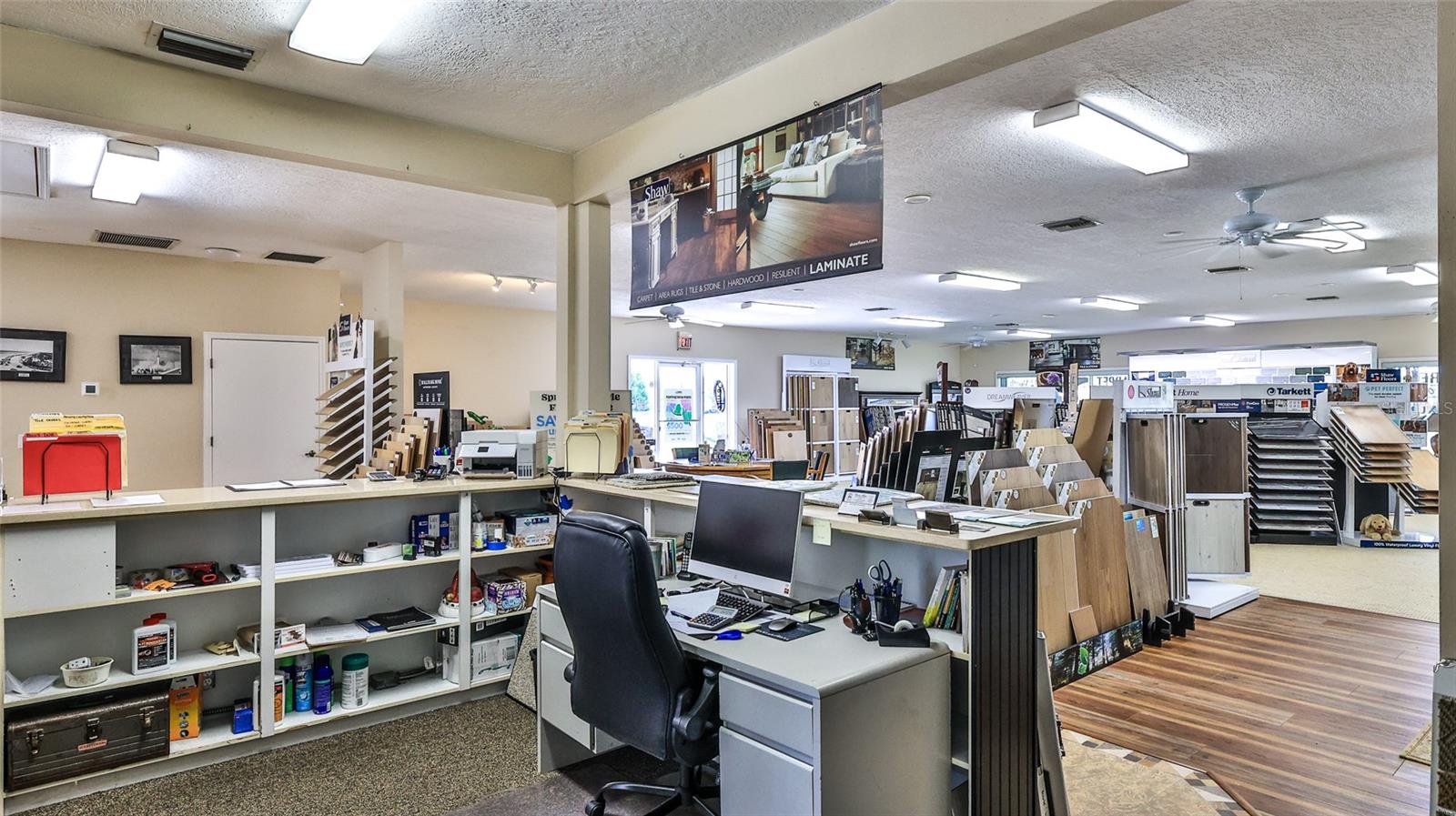 Image 16 of 41 For 4720 Moody Boulevard