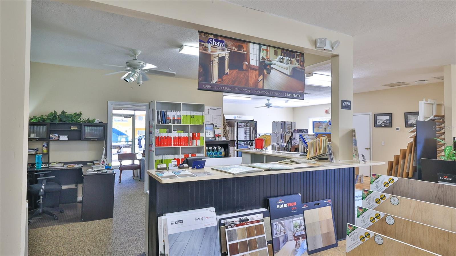 Image 17 of 41 For 4720 Moody Boulevard