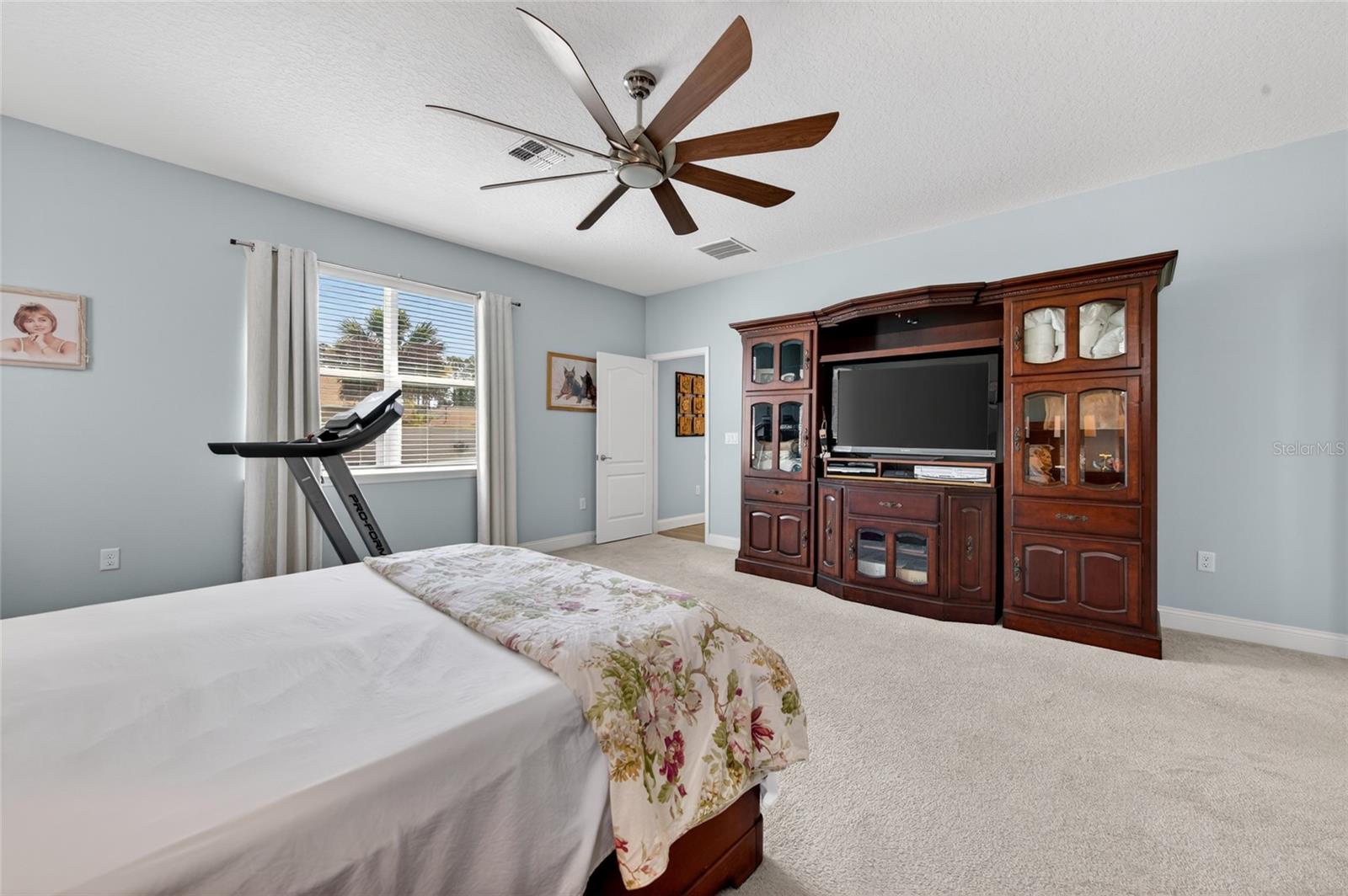 Image 17 of 33 For 17 White Haven Lane