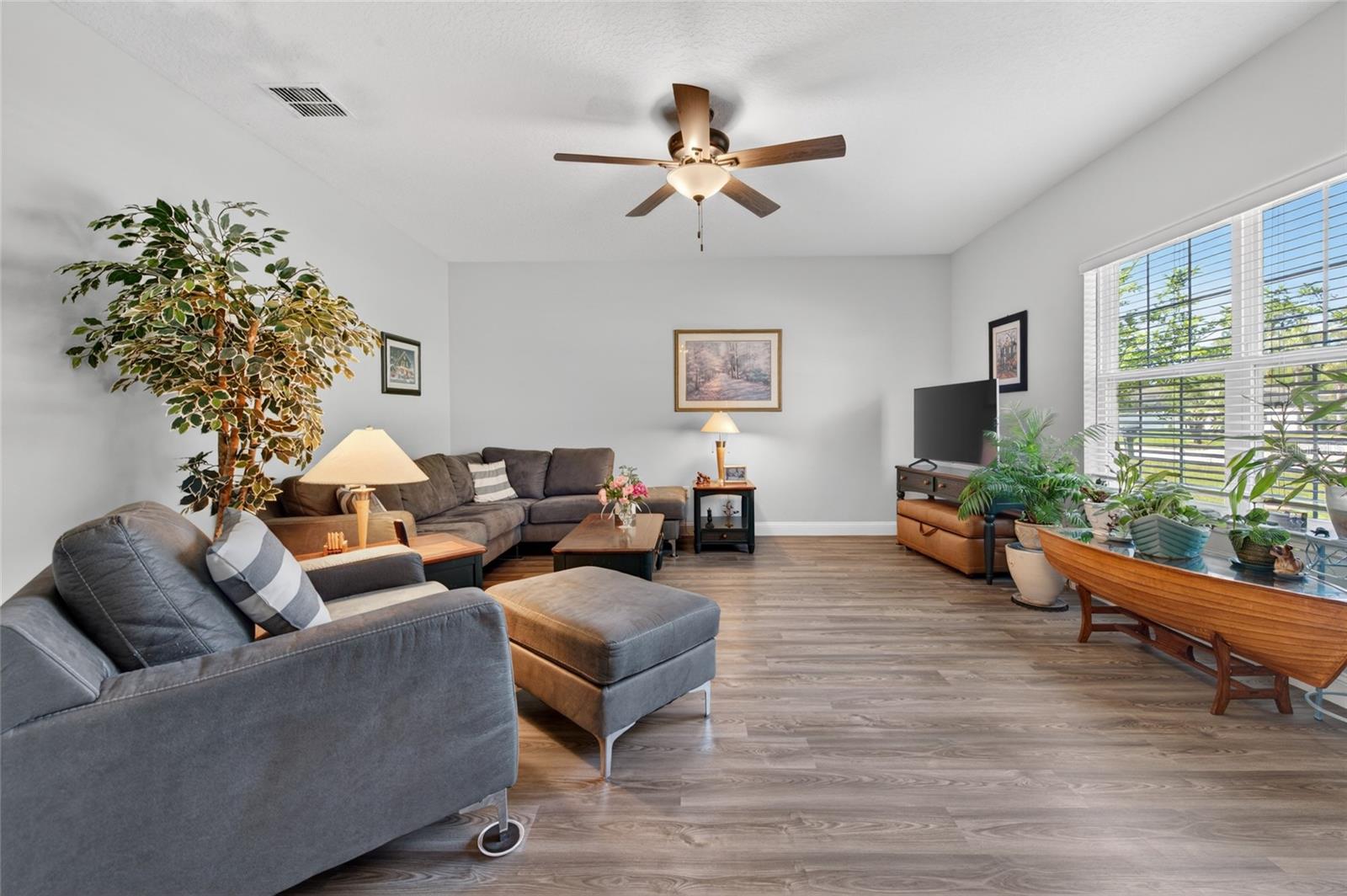 Image 6 of 33 For 17 White Haven Lane