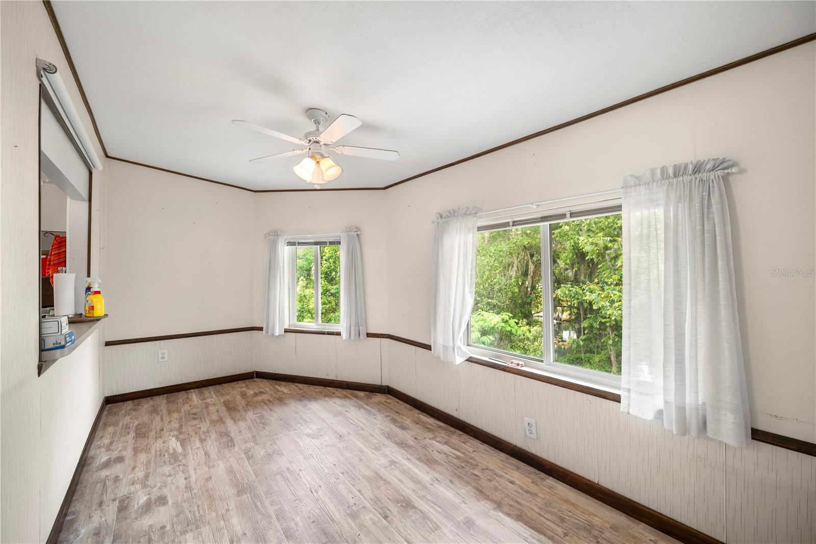 Image 23 of 54 For 212 Wesley Road