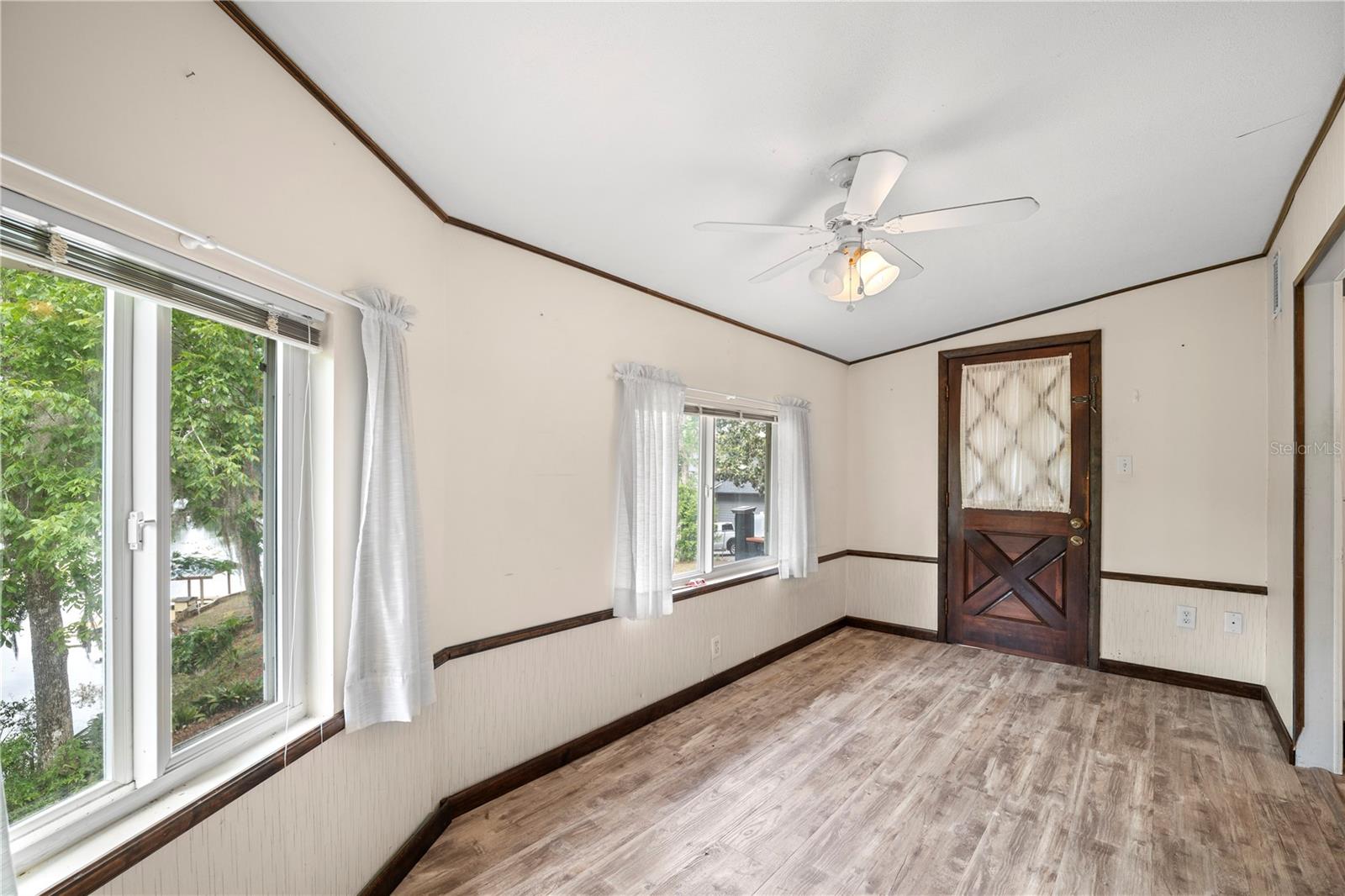 Image 25 of 54 For 212 Wesley Road