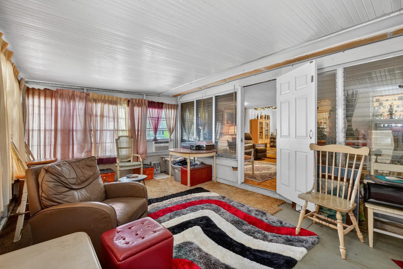 Image 21 of 35 For 1304 Hillcrest Drive