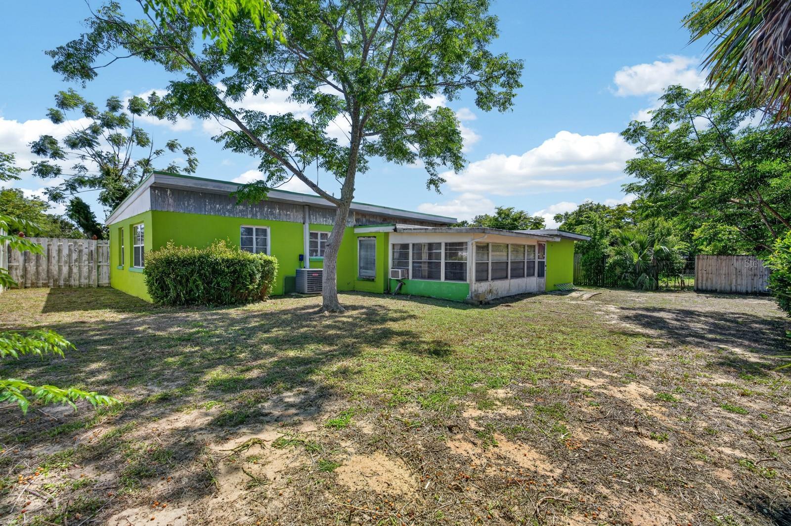 Image 27 of 35 For 1304 Hillcrest Drive