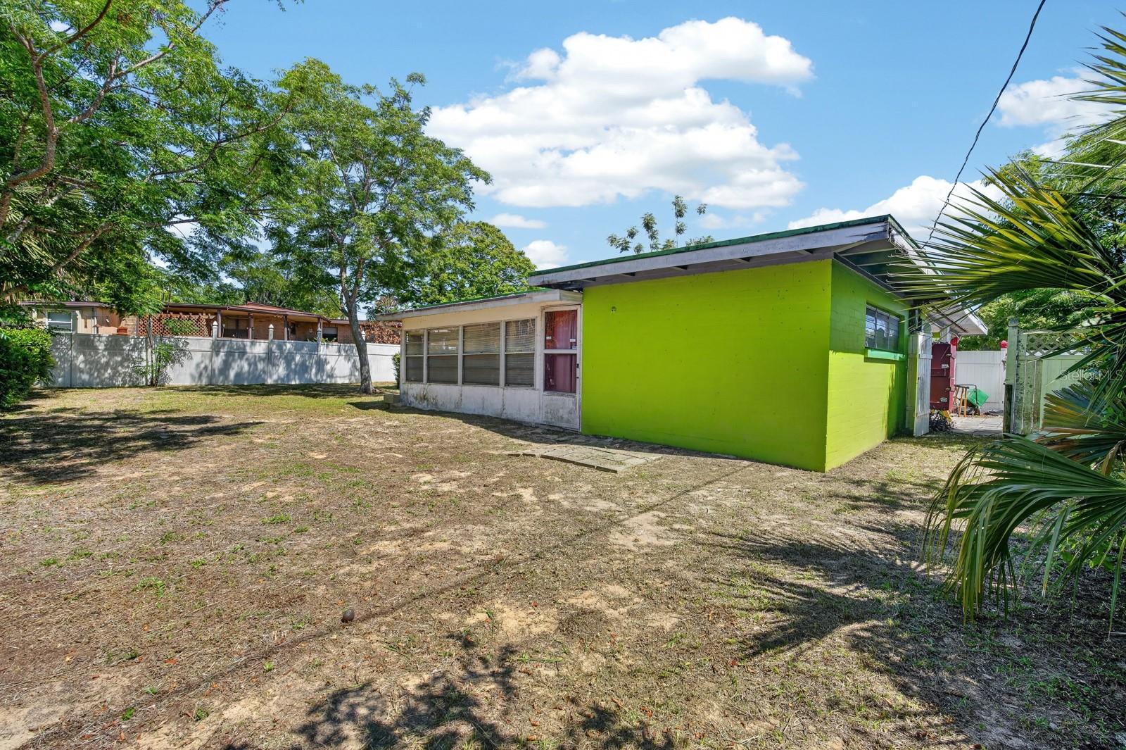 Image 28 of 35 For 1304 Hillcrest Drive