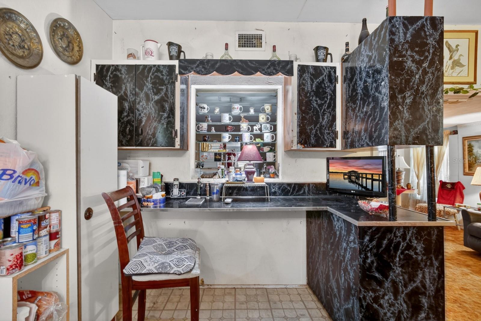 Image 6 of 35 For 1304 Hillcrest Drive