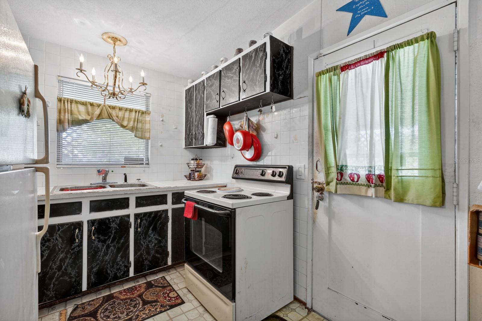 Image 9 of 35 For 1304 Hillcrest Drive