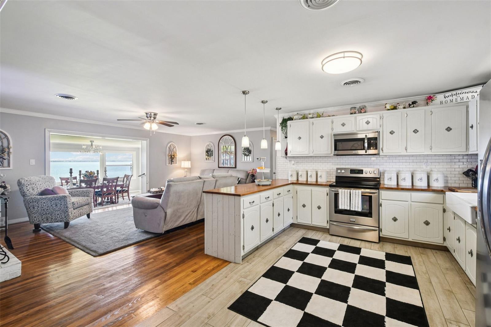 Image 10 of 45 For 214 Paradise Lane