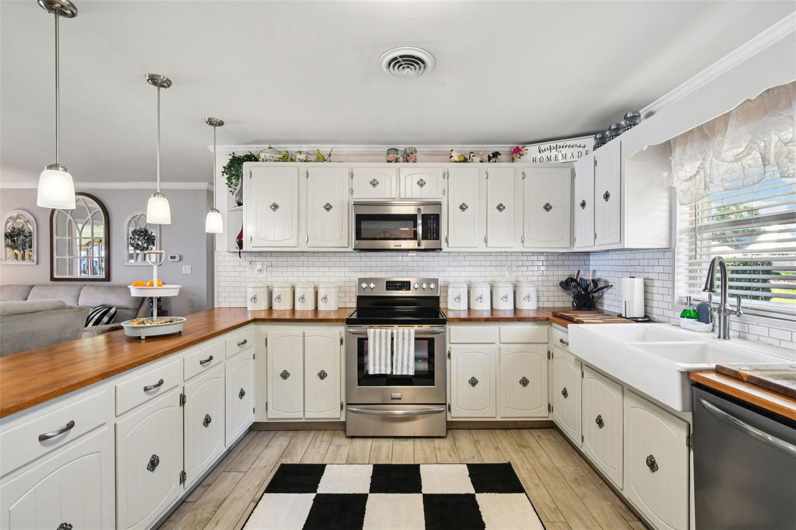 Image 11 of 45 For 214 Paradise Lane