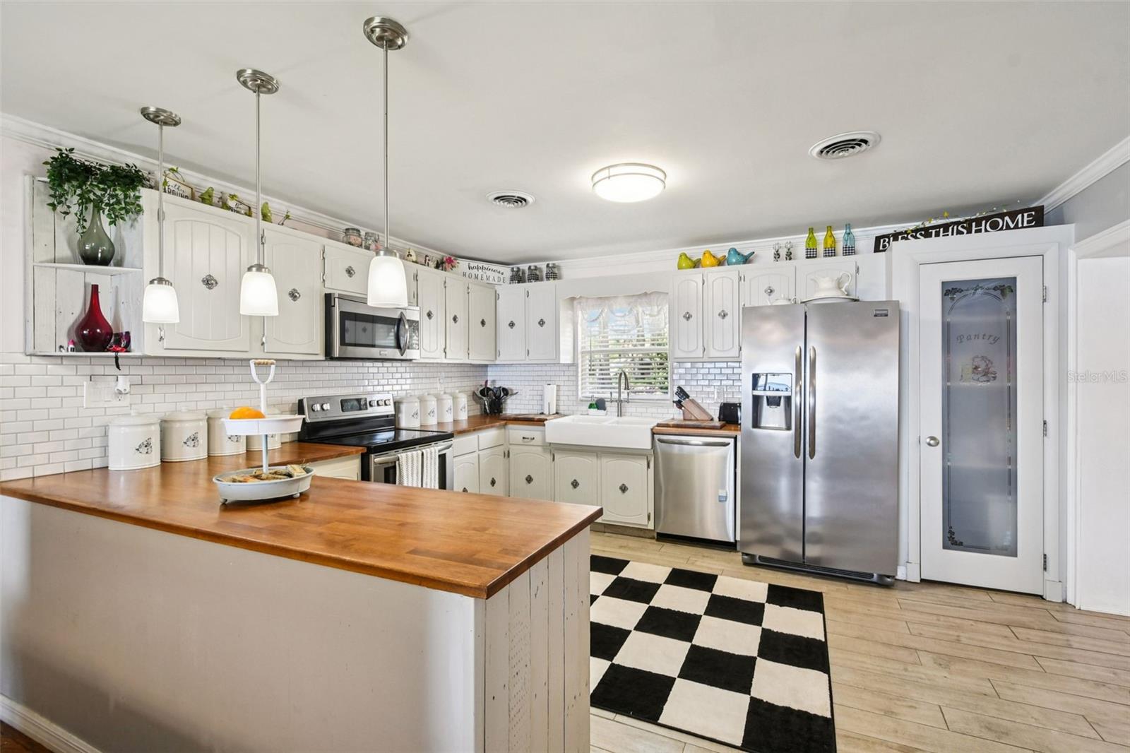 Image 14 of 45 For 214 Paradise Lane