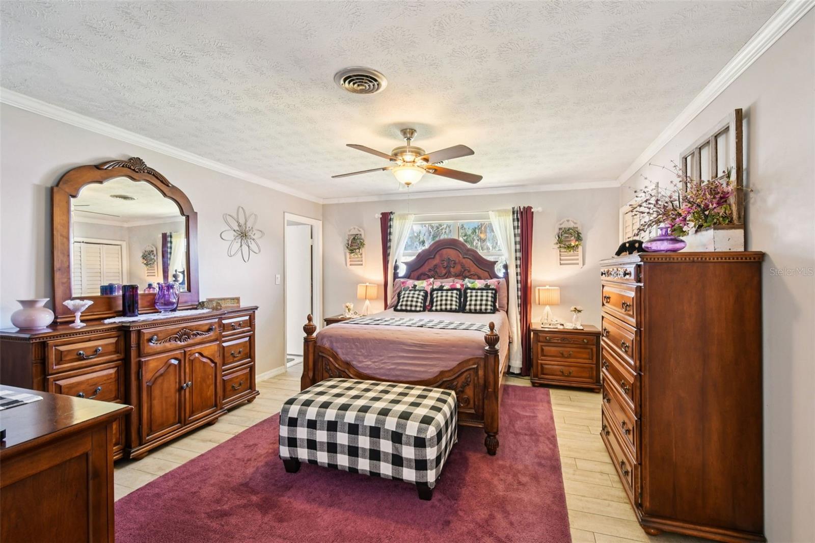 Image 20 of 45 For 214 Paradise Lane