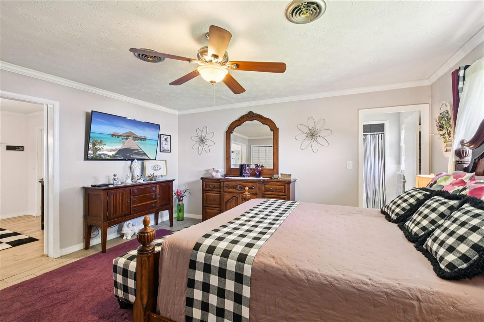 Image 21 of 45 For 214 Paradise Lane