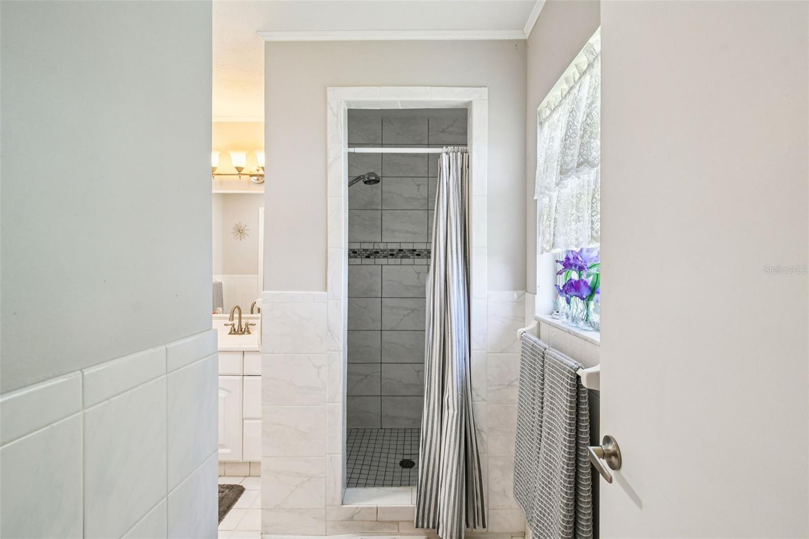 Image 22 of 45 For 214 Paradise Lane