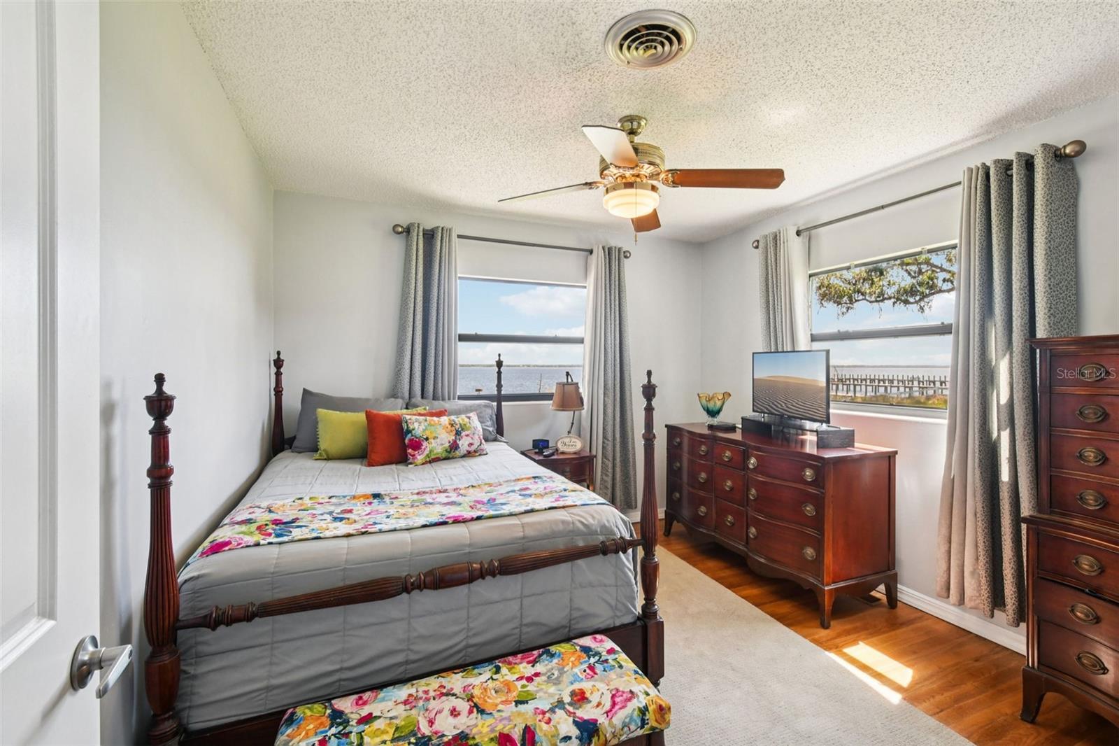 Image 24 of 45 For 214 Paradise Lane