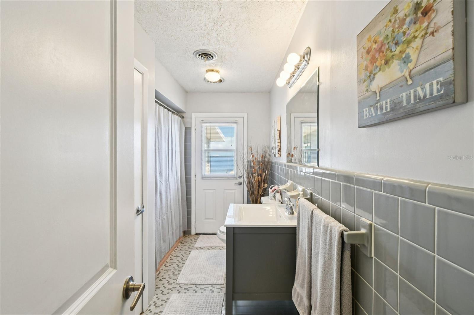 Image 30 of 45 For 214 Paradise Lane