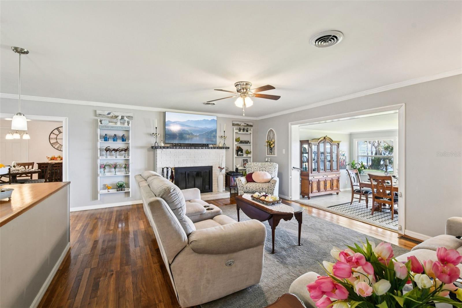 Image 7 of 45 For 214 Paradise Lane