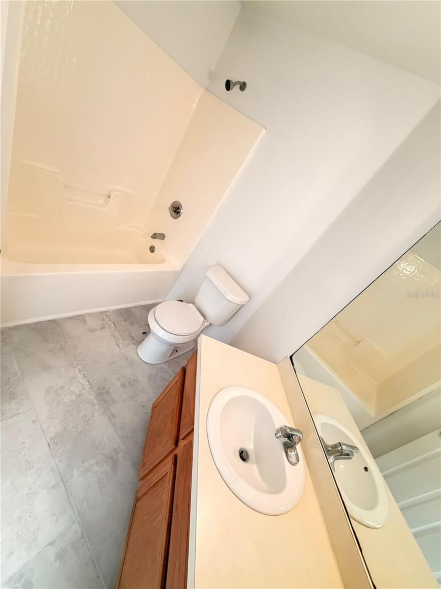 Image 17 of 21 For 31 Russkin Lane