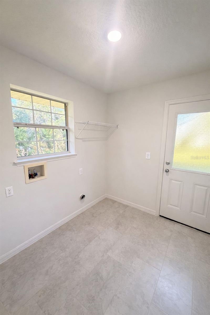 Image 18 of 21 For 31 Russkin Lane