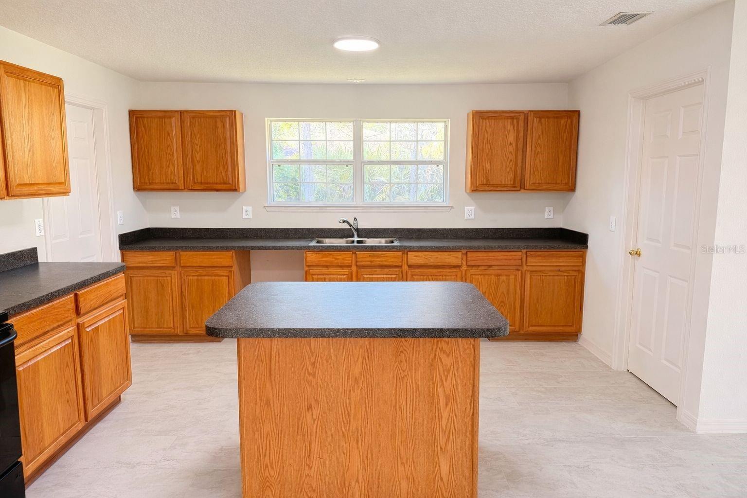 Image 8 of 21 For 31 Russkin Lane