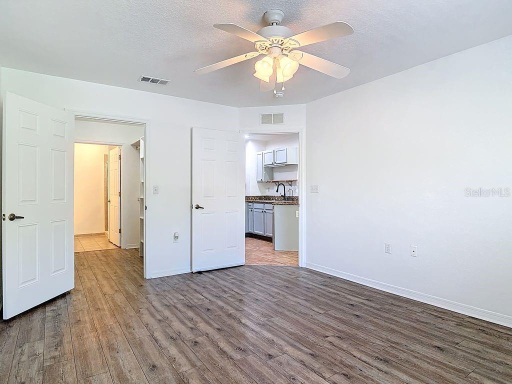 Image 12 of 27 For 4600 Moody Boulevard 12f
