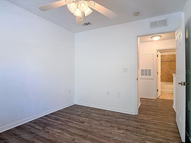 Image 18 of 27 For 4600 Moody Boulevard 12f